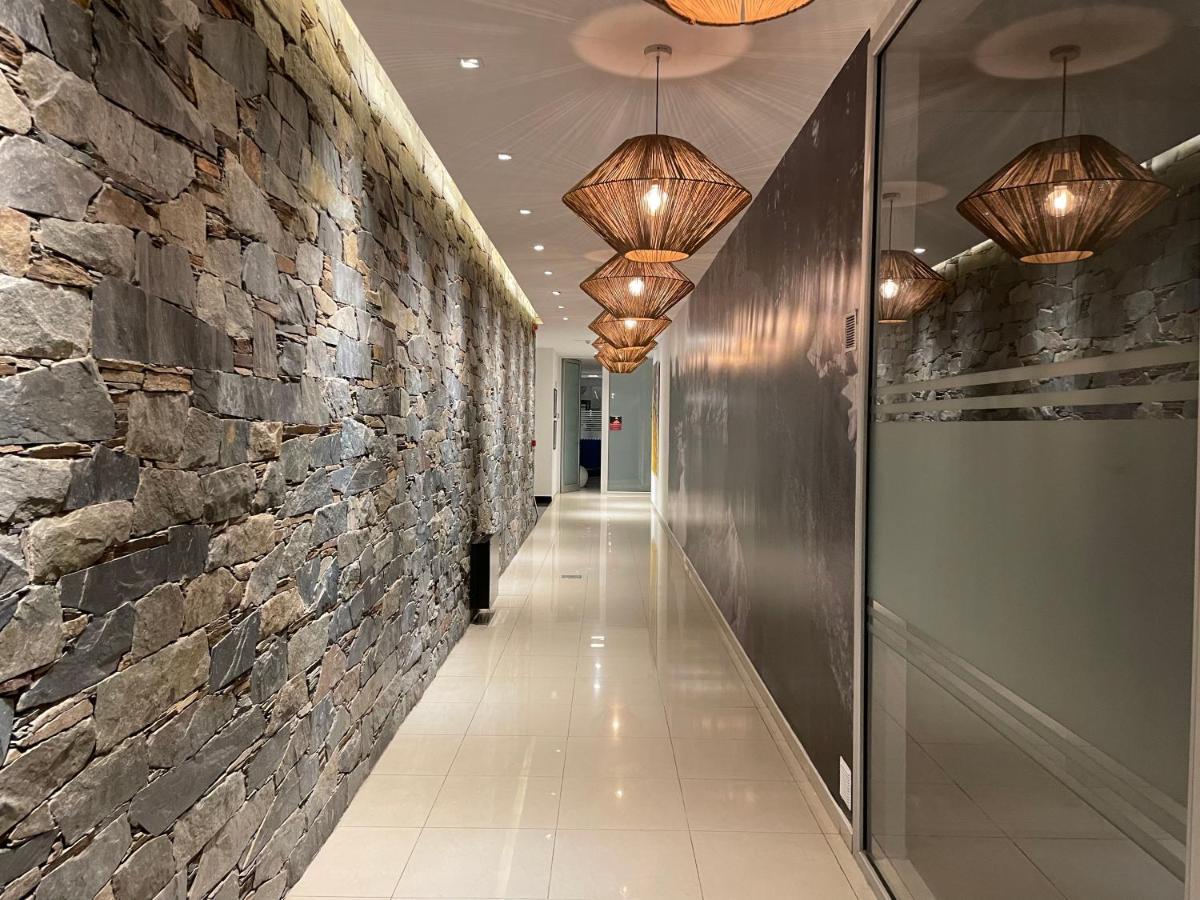 Amerian Carlos Paz & Suites Вила Карлос Пас Екстериор снимка