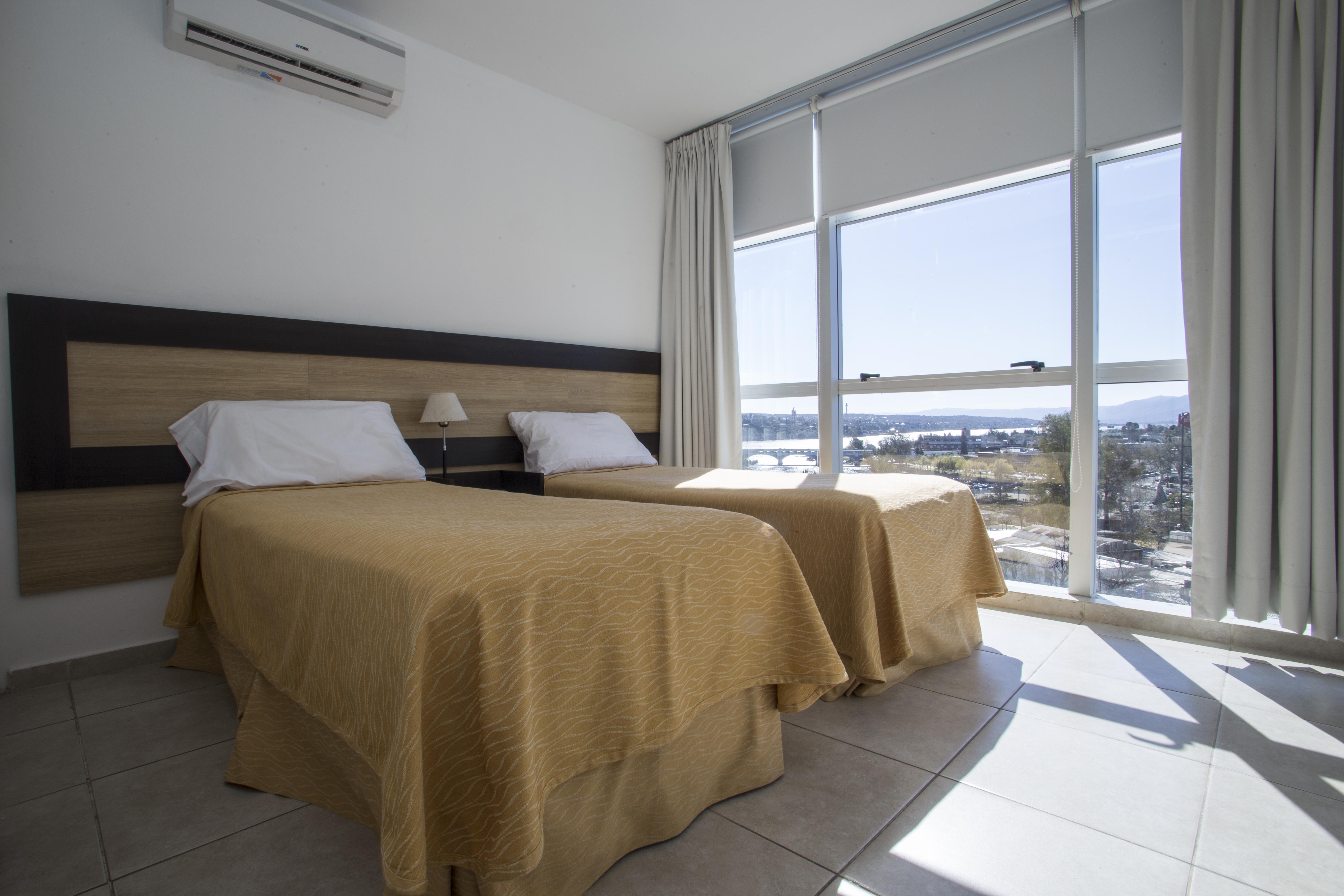 Amerian Carlos Paz & Suites Вила Карлос Пас Екстериор снимка