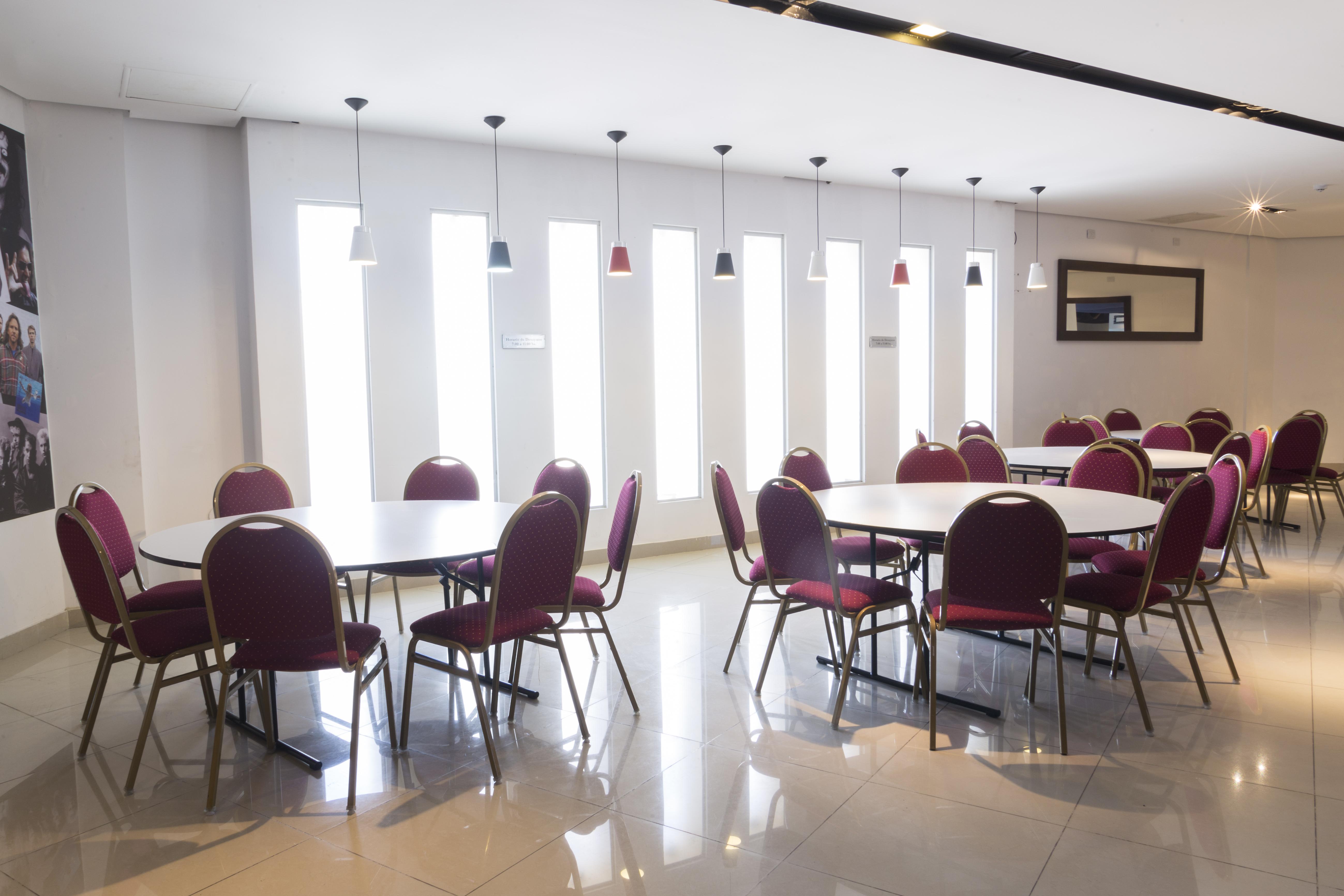Amerian Carlos Paz & Suites Вила Карлос Пас Екстериор снимка