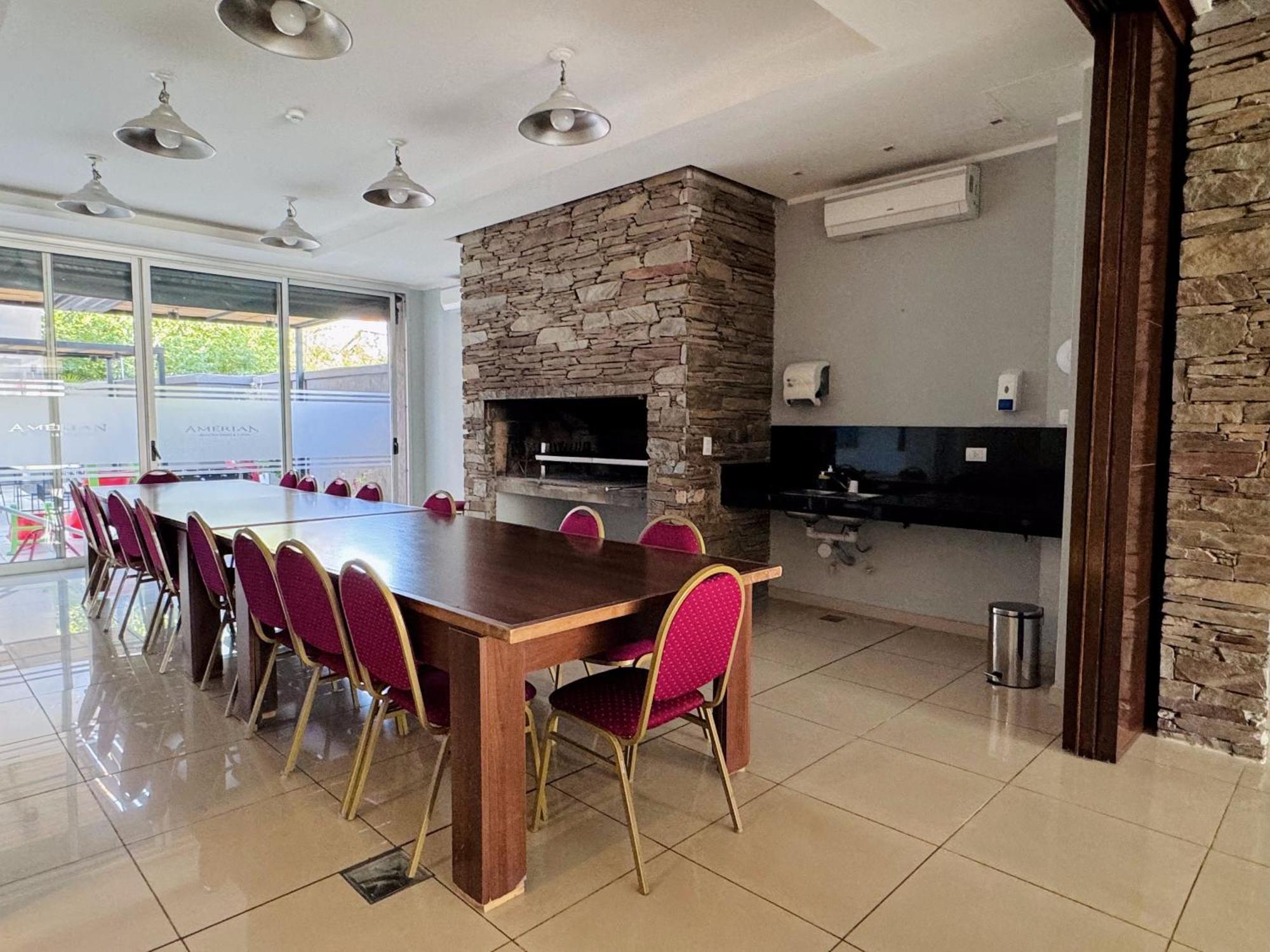 Amerian Carlos Paz & Suites Вила Карлос Пас Екстериор снимка