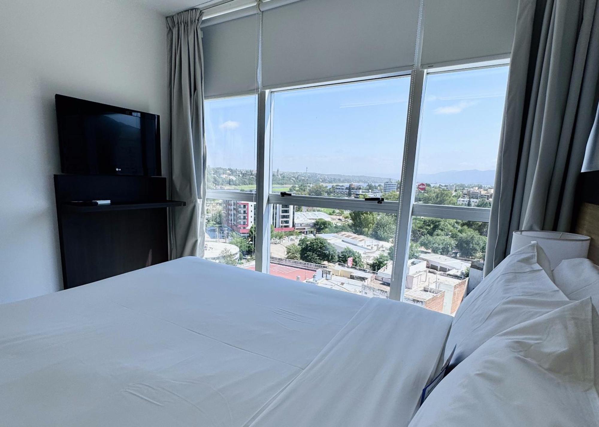 Amerian Carlos Paz & Suites Вила Карлос Пас Екстериор снимка